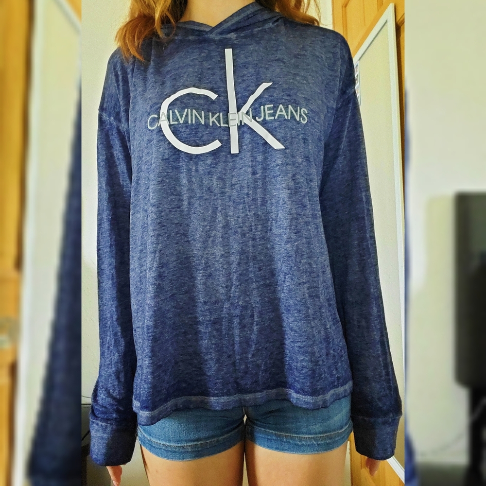 Calvin Klein//Long Sleeve Hooded Shirt
